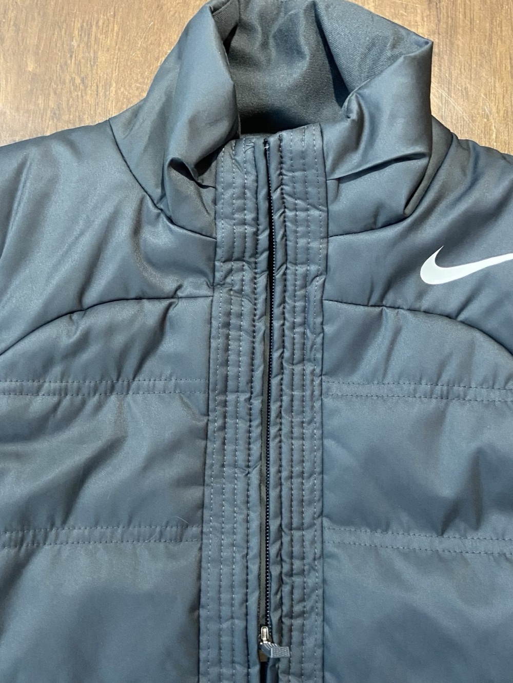 Nike Therma-FIT Puffer Vest Women XS Black Full Zip Swoosh Quilted Sleeveless